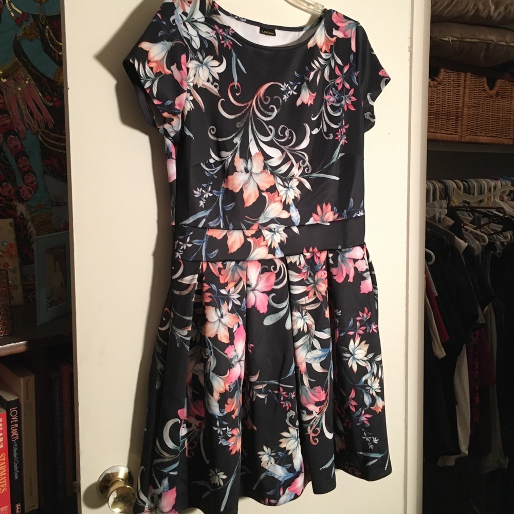 Lascana Capped-Sleeve Floral Pleated Mini-Dress